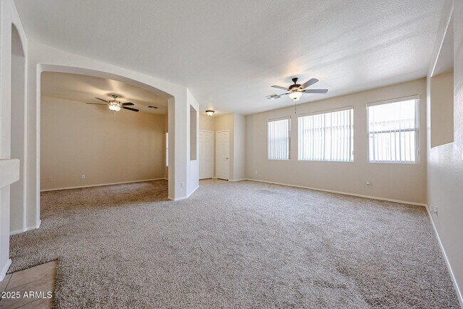 Building Photo - 8442 W Mary Ann Dr
