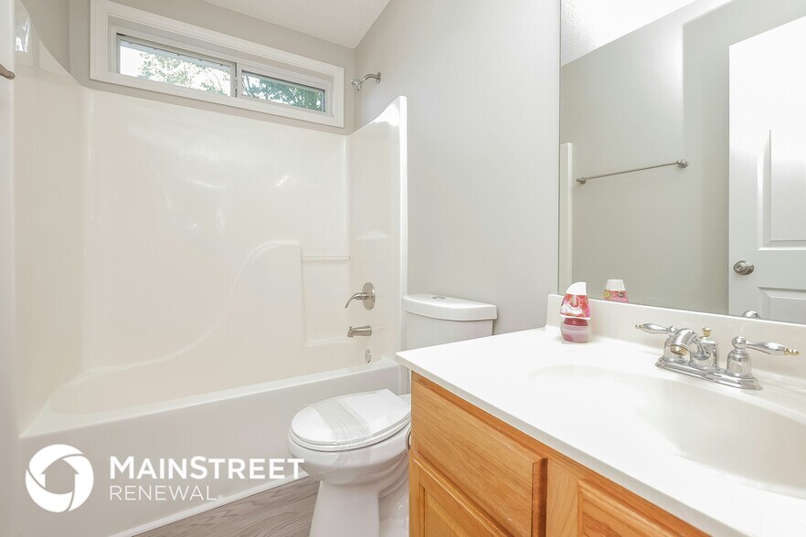 Building Photo - 1785 Emerald Dr