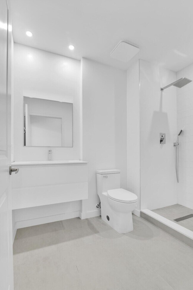 Building Photo - 300 S Australian Ave