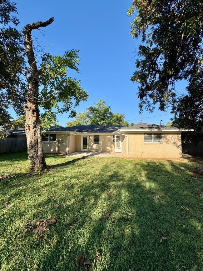 Building Photo - Shreveport Home