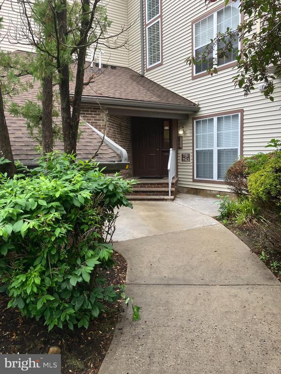 Building Photo - 7161 Elm Ct