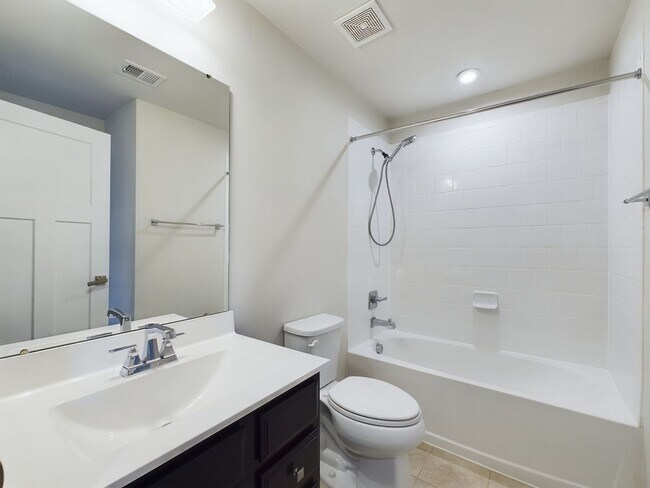 Building Photo - 537 Crofton Village Terrace