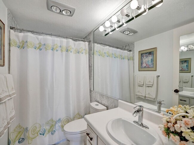 Building Photo - 2121 N Ocean Blvd