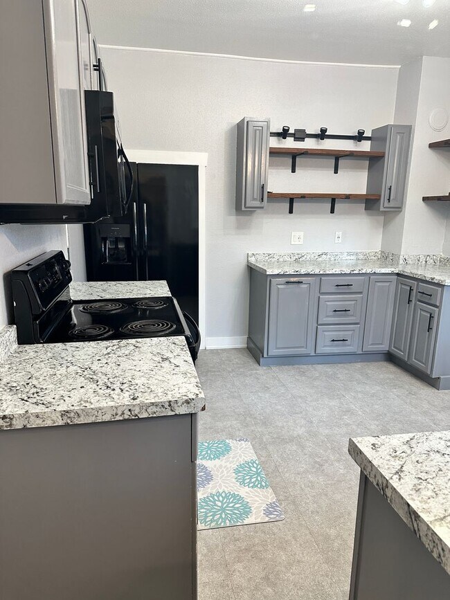 Building Photo - EK1-TFS