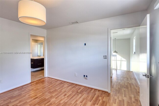 Building Photo - 4761 NW 98 Pl