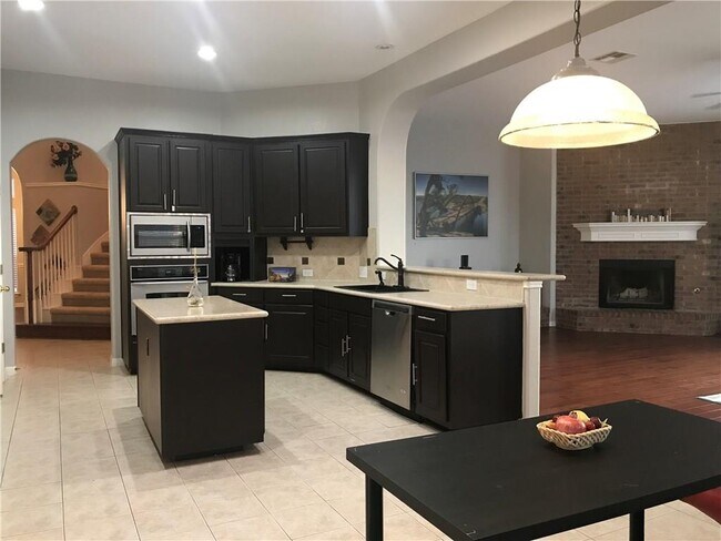 Building Photo - 3003 Cashell Wood Dr