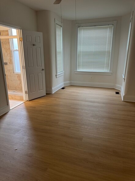 Building Photo - 823 8th St NE