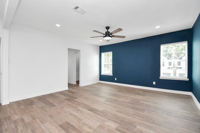 Building Photo - 2812 Truxillo St