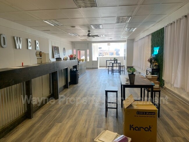 Building Photo - 637 2nd St