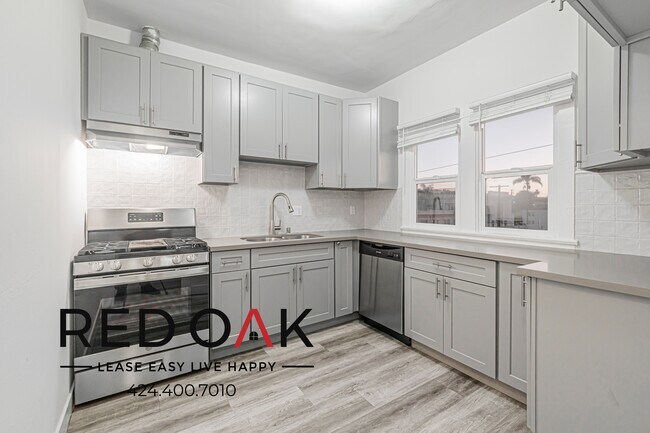 Building Photo - 1056 Normandie Ave