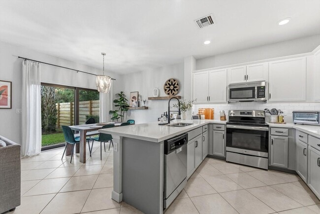 Building Photo - 4660 Silver Saw Ln