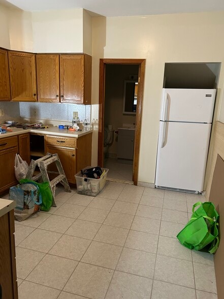 Building Photo - 613 Boulevard