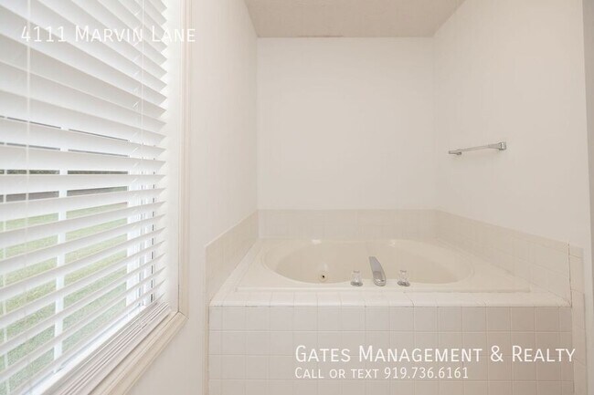 Building Photo - 4111 Marvin Ln