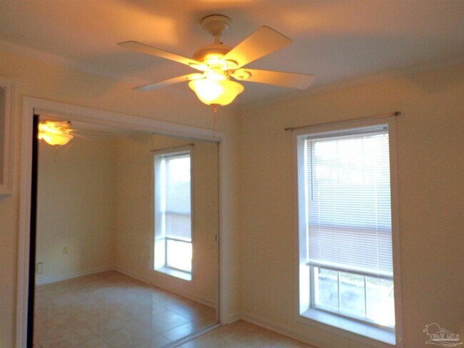 Building Photo - 710 Scenic Hwy