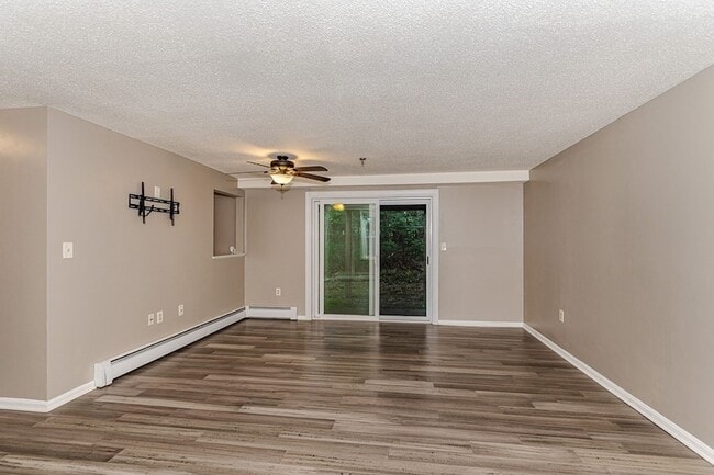 Building Photo - 68 Lantern Ln
