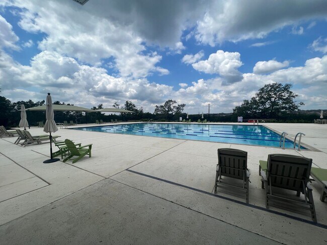 Building Photo - Beautiful 3036 SF Home - 5 Bed/3 Bath + Media Room and Game Room! - Hidden Trails, Bulverde