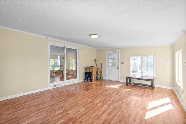 Building Photo - 239 Golden Pond Ave