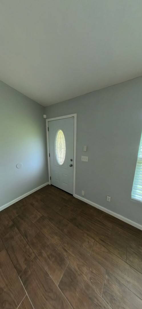 Building Photo - "Charming 3-Bedroom Haven with 2 Baths in the Heart of Orange Park – 1684 Sq Ft of Comfort!"