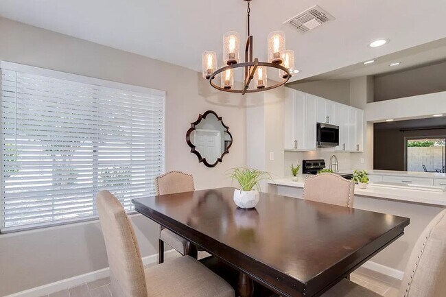 Building Photo - Terrific home in great Gilbert neighborhood!