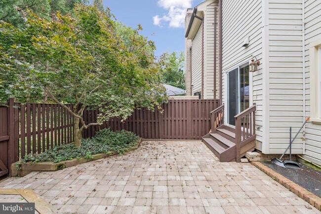 Building Photo - 5875 Woodfield Estates Dr