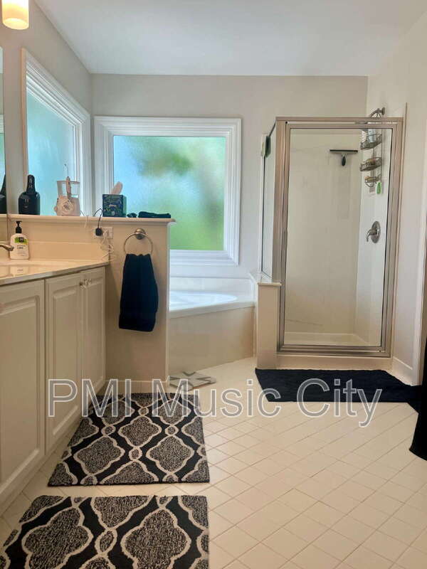 Building Photo - 333 Springhouse Cir