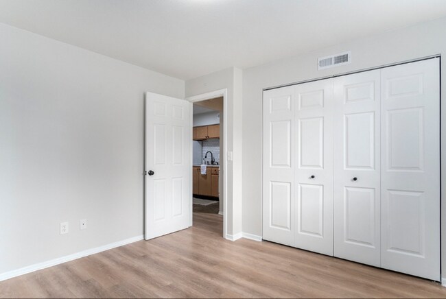 Building Photo - 2727 Madelyn Dr SW