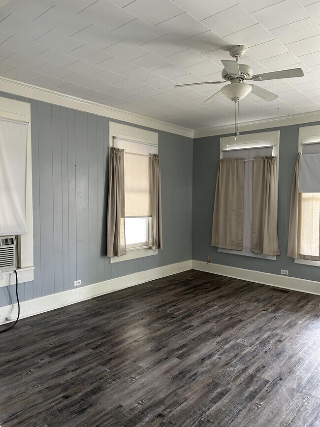 Building Photo - 212 S Bonner St