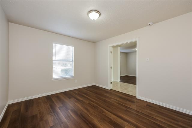 Building Photo - 664 Lowe Dr