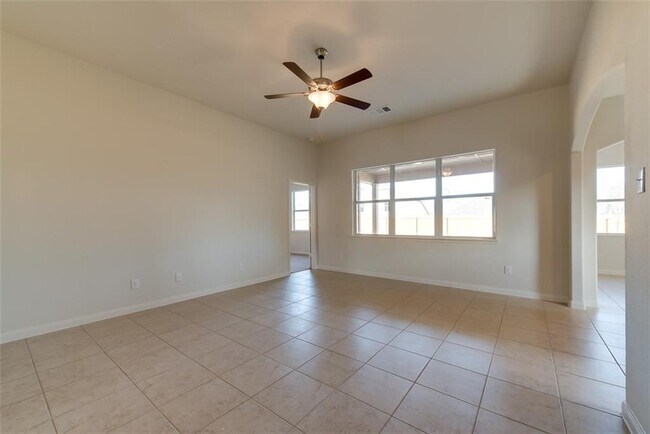 Building Photo - 13033 Tobin Dr
