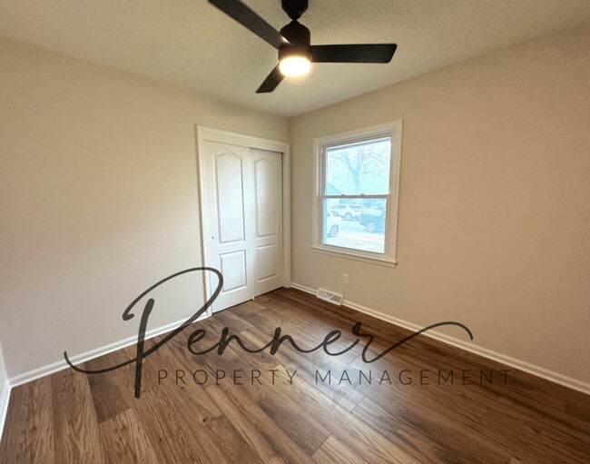 Building Photo - 811 NE Mulberry St