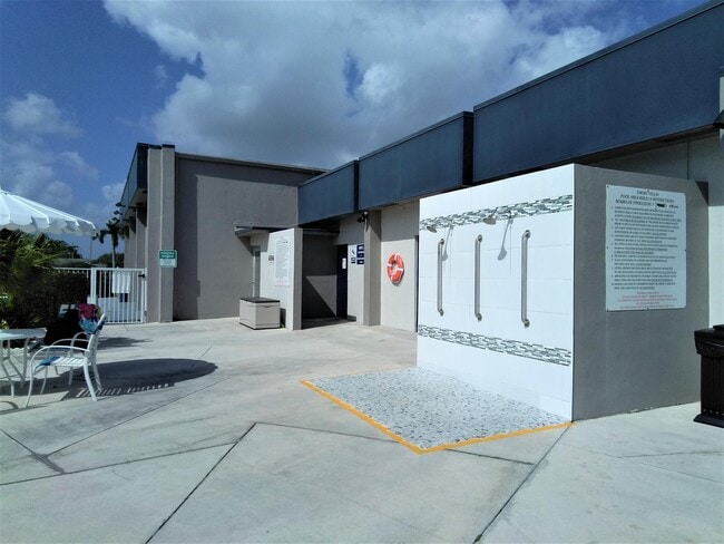 Building Photo - 2766 Emory Dr W