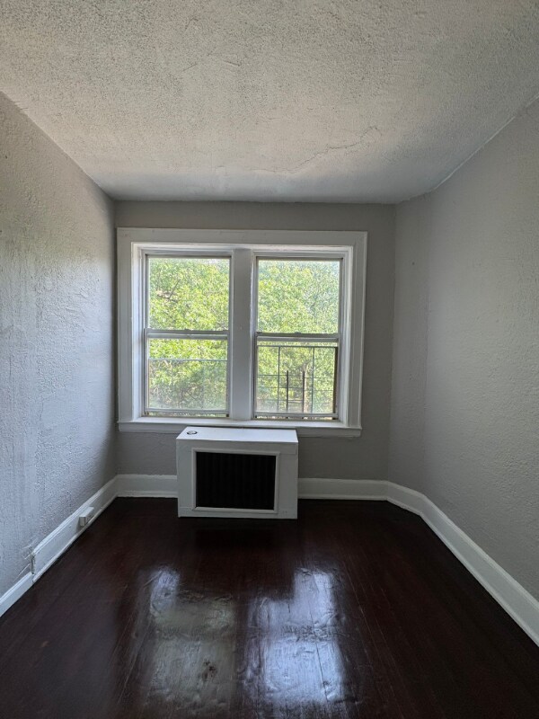 Building Photo - 691 Elizabeth Ave
