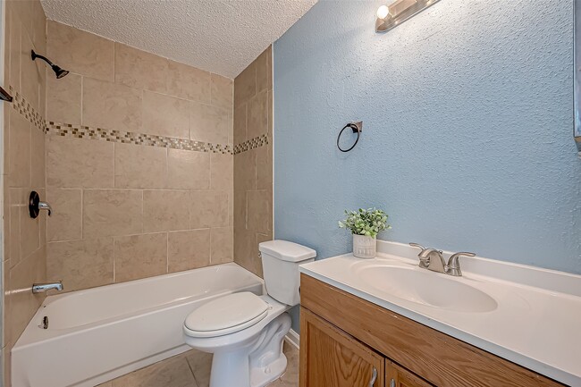 Building Photo - 14018 Blue Falls Dr