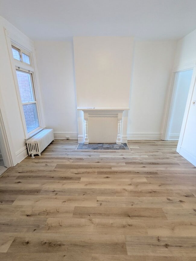 Building Photo - 4 Bedroom 1 Bathroom Single Family Home in...