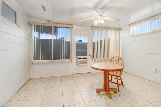 Building Photo - 1309 Warwick Ct