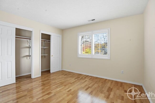 Building Photo - 5322 NE 69th Cir