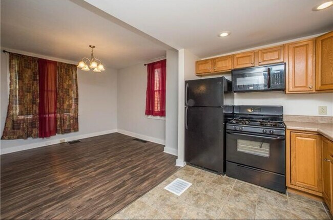 Building Photo - 18 Jacob St