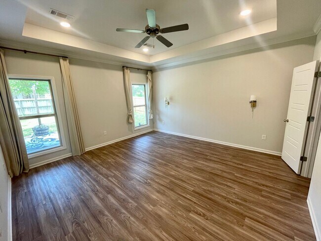 Building Photo - Beautiful 3/2 + office home for rent next to Brandon High School!
