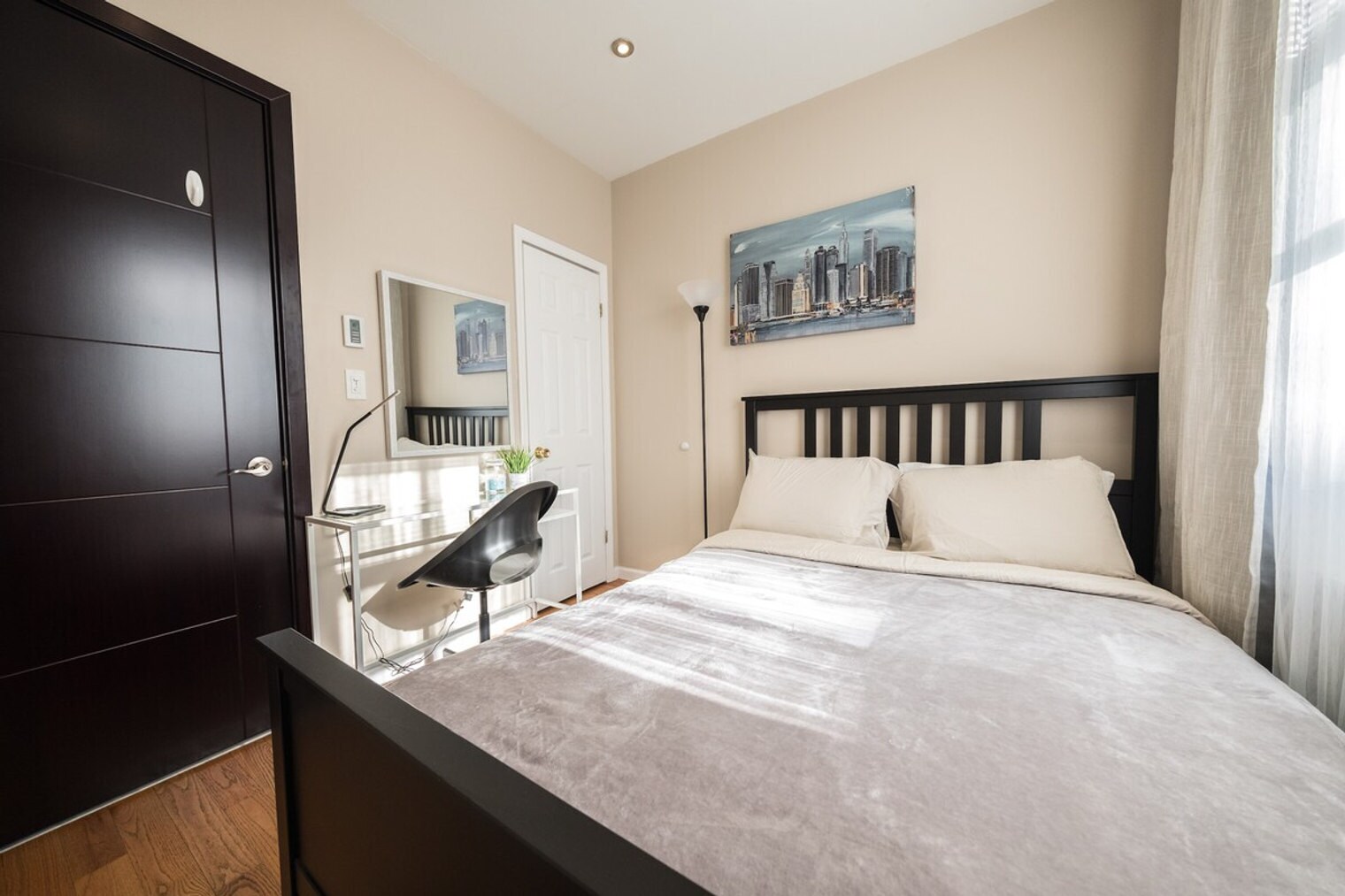 Building Photo - 5 W 101st St