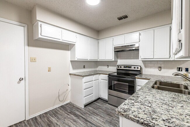 Building Photo - 17 Wagnon Dr