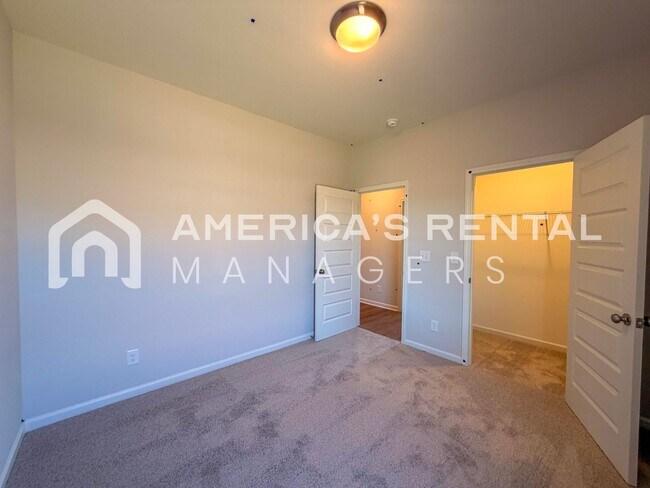 Building Photo - Modern Living in Havenridge! Sign a 13-month lease by 5/15/2026 and receive a leasing incentive e...