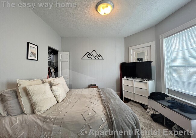 Building Photo - 69 Raymond Ave