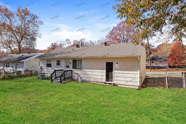 Building Photo - 5125 S Norfleet Rd