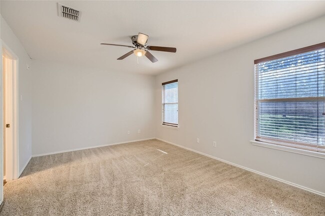 Building Photo - 3 bedroom 2 bathroom on a culdesac located on the far westside of San Antonio