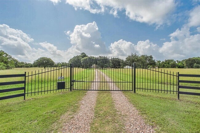 Building Photo - 6911 Sprigg St