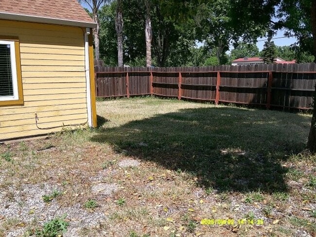 Building Photo - 3 N College St