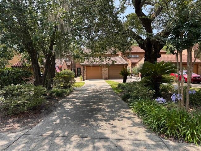 Building Photo - 806 Regatta Dr