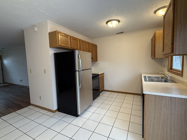 Building Photo - 25 W Collins St