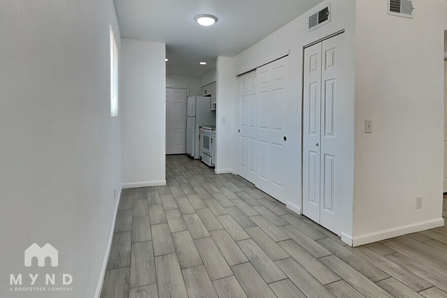 Building Photo - 6657 W Ocotillo Rd