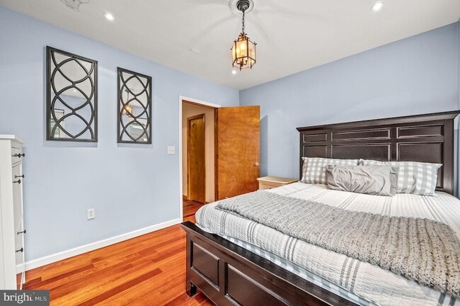 Building Photo - 1520-1522 Dorrance St